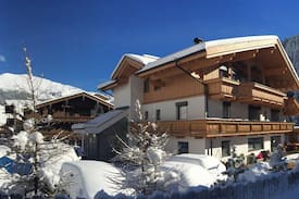 Lanersbach Apartment | Super Cool Tyrollean Family Chalet