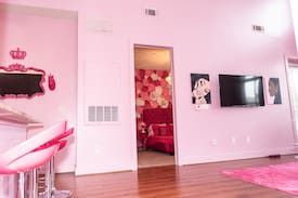 Piedmont Heights Apartment | The Luxurious Pink Babe Cave in Buckhead!
