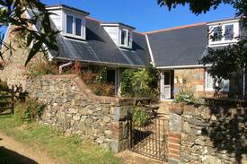 South Side Cabin | Le Hurel Farm Cottage, Sark