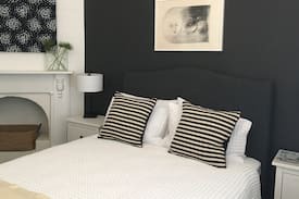 Clare Cabin | The Picket Cottage, Clare Valley