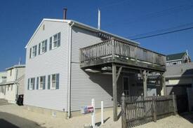 Normandy Beach House | BEAUTIFULLY RENOVATED 4 BED IN CHADWICK BEACH!!