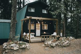 Sunshine Valley Cabin | The Moosewood - Sunshine Valley Retreat