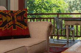 Murphys Apartment | The Loft on Main - V Vacation Rentals