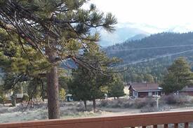 Estes Park Cabin | Tanager Cottage-2 Bedroom cabin, walk into RMNP
