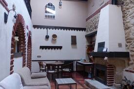 San Pelayo de Guarena House | Gran Casa Rural para grupos de amigos con niños