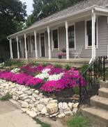 Pella Cabin | The Strawtown Cottage - in downtown Pella
