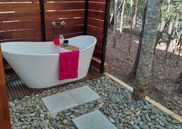 Tinaroo Cabin | Tinaroo Wilderness Retreat