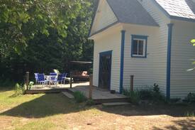 Menonaqua Beach Cabin | Rustic Schoolhouse on Lake: HarborSprings/Petoskey