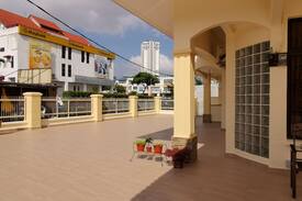 Taman Molek House | G.P.S Homestay Garden