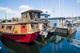 Westlake Boat Rental | Offbeat Houseboat - Float into your sweet dreams!