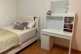 Gravesend Apartment | Fully furnished room in newly renovated apartment.