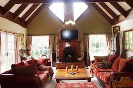 Rocky Cape Villa | Shakespeare's Wilderness Chalet