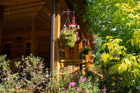 Hornby Island House | Hornby Island Mt. Geoffrey Bed & Breakfast Rm 1