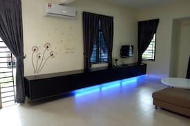 Taman Desa Cemerlang House | Desa Cemerlang @HOMEStaY (12pax)