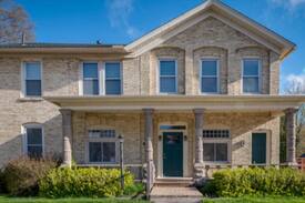 Port Washington Apartment | Grace Adventure House, walk to Port, Lake Michigan