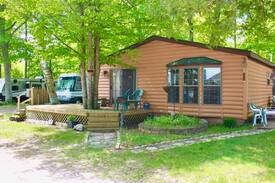 Honor Cabin | American Resort Cottage on Little Platte Lake