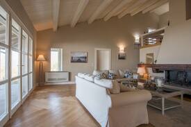 San Feliciano Villa | Villa Bianca la Luna ... The lake from a cloud