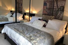 Drysdale Apartment | Garden Delights Open for bookings Wine chocolates