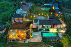Cisarua Villa | Villa The Maja Luxurious and Impressive