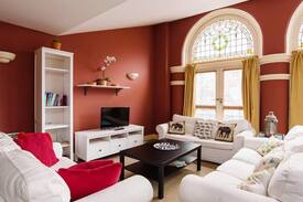 Castle Quarter Apartment | Amazing 1 BD Next To Principality Stadium & Castle