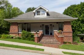 French Lick House | Maple Dealings -Spacious Downtown Gathering Dream