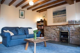 Ingleton Cabin | Acorn Cottage, Ingleton, Yorkshire Dales –parking