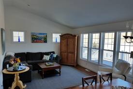 Orondo House | Sun Cove Lake House: Columbia River Getaway