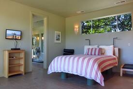 Ukiah House | Welshwood Guest House-Quiet, Secluded,Dog Friendly
