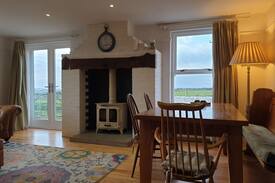 Bushmills Cabin | Kilcoobin Cottage - 1 mile from Giants Causeway