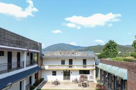 Taishan Bed & Breakfast | 台山·四九书院民宿