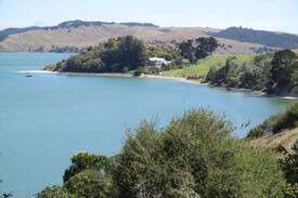 Wayby Cabin | Waterfront retreat on the Kaipara Harbour