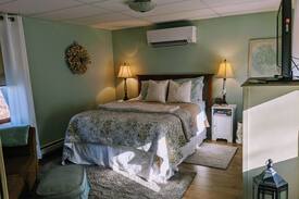 Bangor House | CharmHouse on Forest/In-Law Suite/ In-Town Bangor