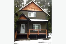 Shawnigan Lake Cabin | Kinsol Cottage Escape