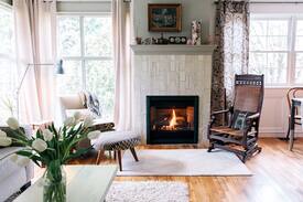 St. Johns House | Cute + Cozy Cottage in Portland!
