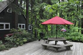 Benton Harbor House | Cozy Green Cottage with Private Beach