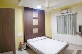 Karad Hotel | Hotel Krishna Palace, Karad Deluxe Room Non Ac