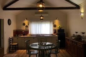 Bunbury Cabin | Thomas St Cottage