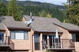 Thompson Okanagan House | St. Ives Resort on Shuswap Lake - 2 bdrm units
