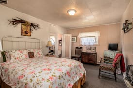 Westcliffe Hotel | Courtyard Country Inn, NO SERVICE FEE #4 Evening