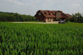 Sugarcreek Villa | The Lodge on the Hill