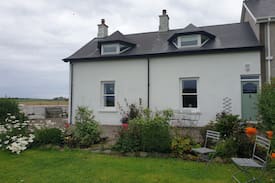 Bushmills Cabin | Kilcoobin Cottage - 1 mile from Giants Causeway