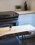 Regional District of Nanaimo Cabin | MACHLEARY HIDEAWAY ( Downtown old city Nanaimo )