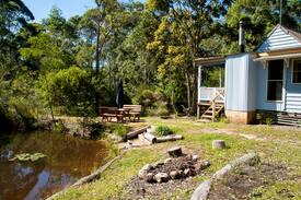 Termeil Cabin | Cooee Cottage on 25 Acres - Pet Friendly