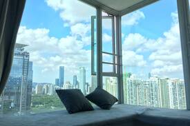 Central Business District Apartment | 【Arch Home】天空之城——福民地铁口、步行可至福田口岸、皇岗口岸,超棒视野