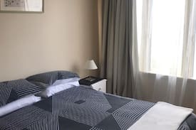 Maryborough House | Accommodation @ 44 - 2 Front Room