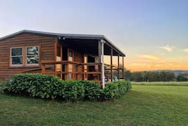 Imbil Cabin | Miranda Downs stylish country cabin