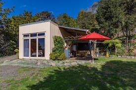 Ngunguru Cabin | The Plantation - subtropical hideaway