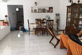 Wellawatte House | No:215/52, Temple Road,Kotagedara Piliyandala .