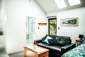 Lake Okareka House | Lake Okareka Rotorua Studio with Spa