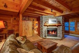 Ellicottville House | Luxury Greer Hill Home